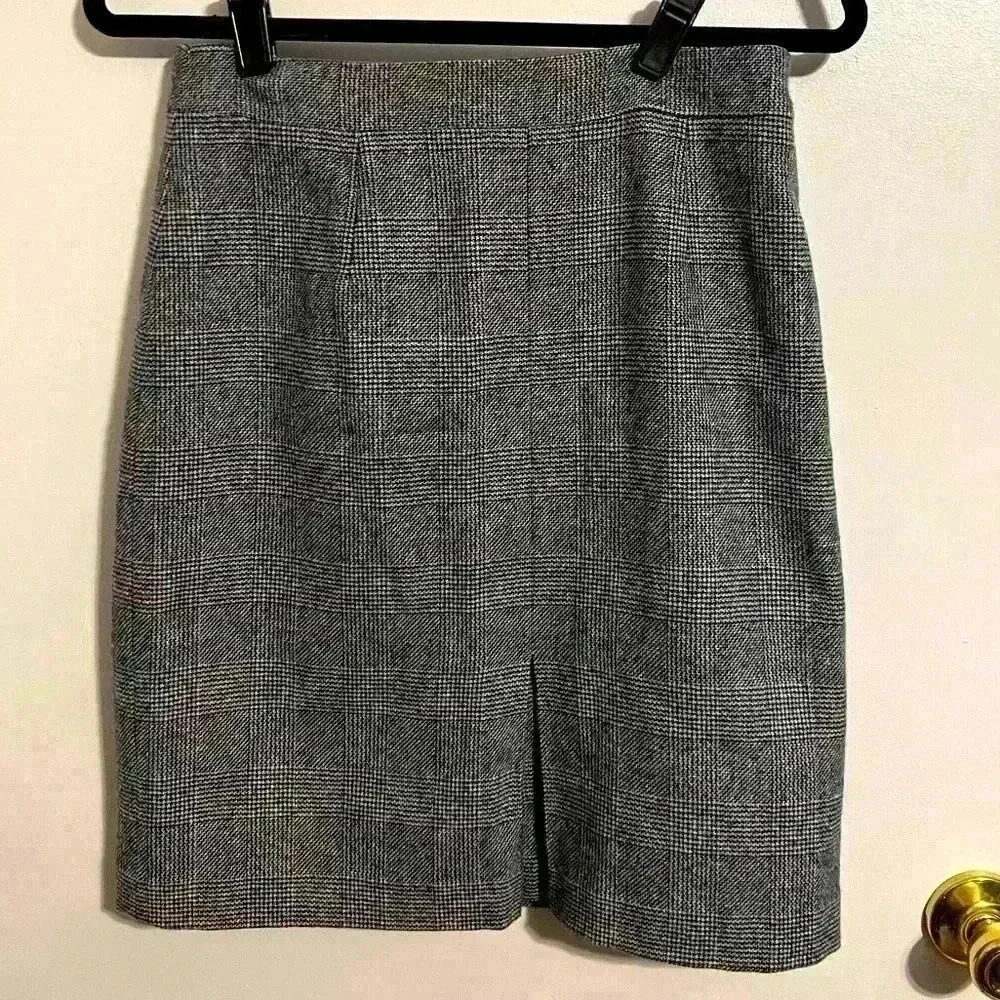 Brooks Brothers Skirt - Size 4